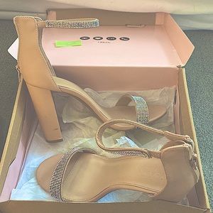 Sparkly nude heel. Size 8. Worn for prom.